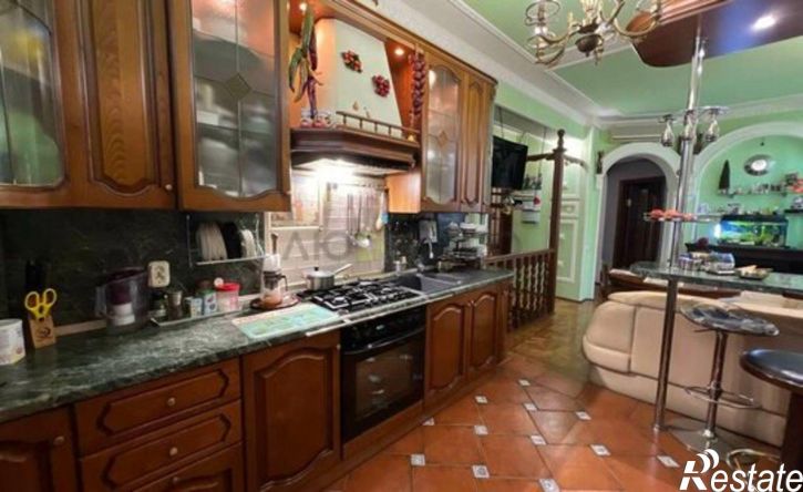 6-комн квартира ул Ульяновых, 37,  д. 37