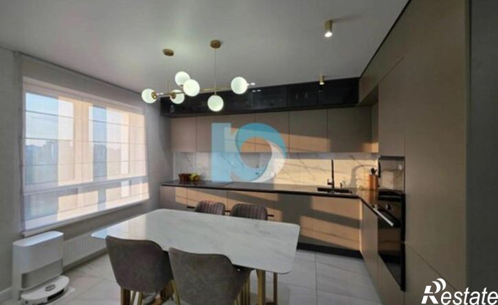 4-комн квартира ул Бехтерева, 10,  д. 10