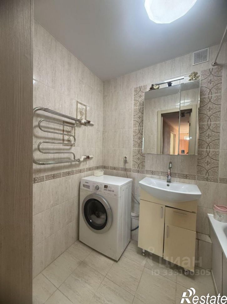 2-комн квартира ул Академика Ураксина, 1,  д. 1