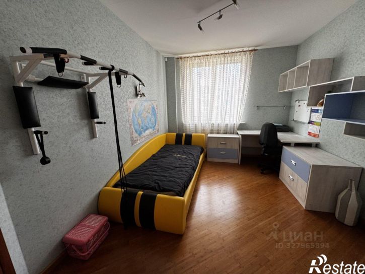 4-комн квартира ул Рихарда Зорге, 70,  д. 70