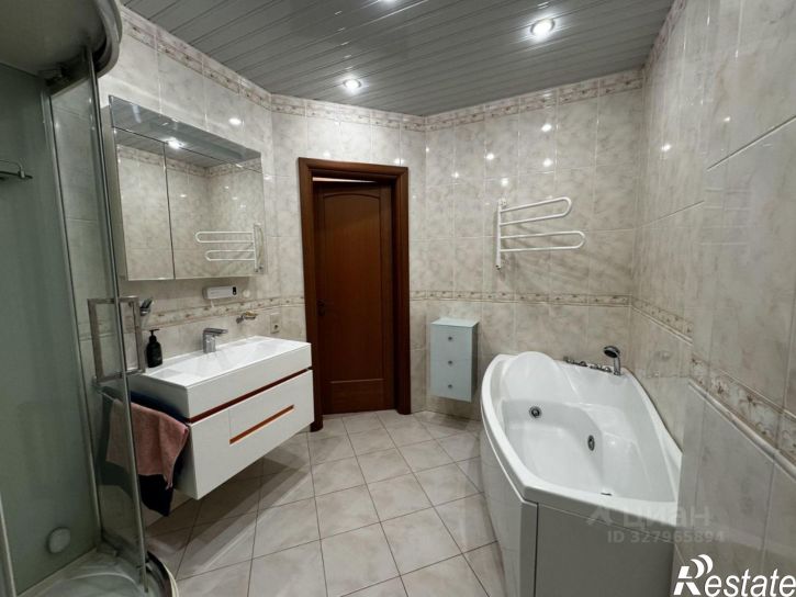 4-комн квартира ул Рихарда Зорге, 70,  д. 70
