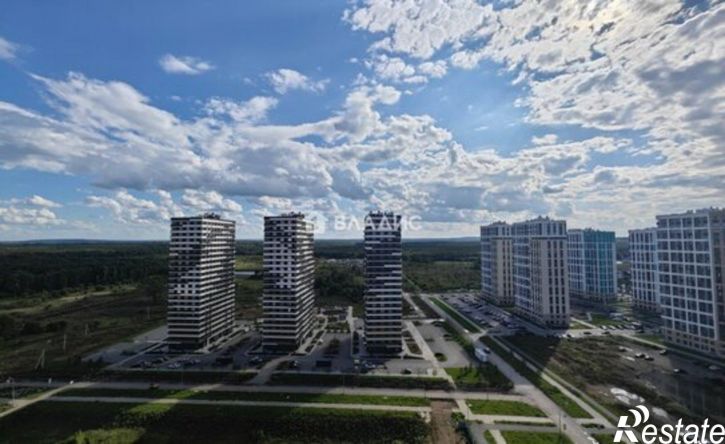 3-комн квартира улица Евгения Столярова, 13