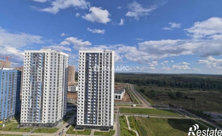 3-комн квартира улица Евгения Столярова, 13