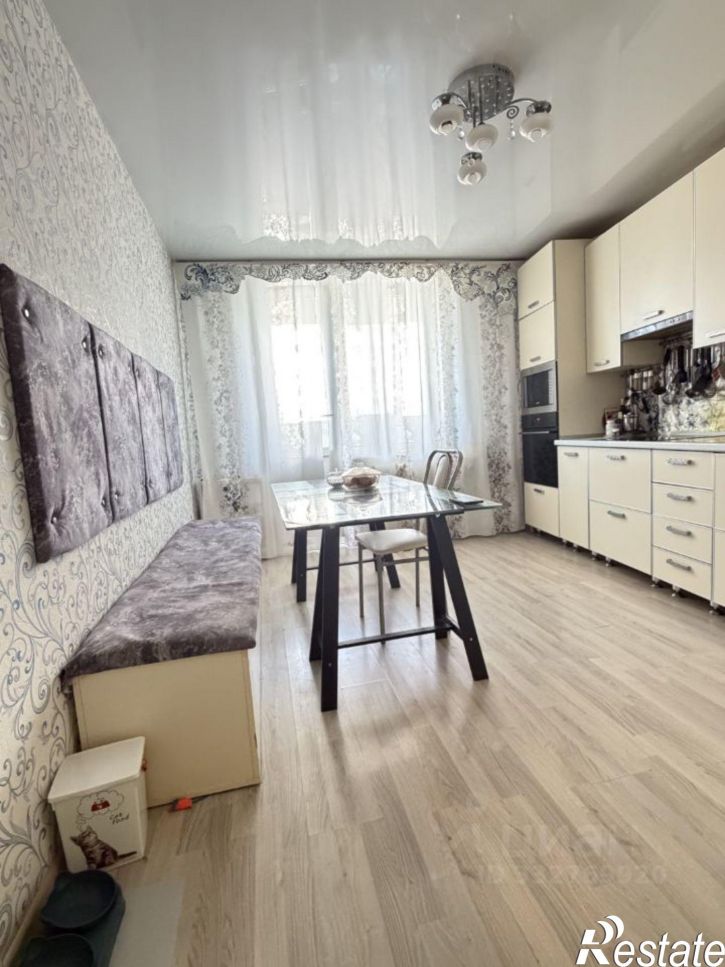 3-комн квартира ул Академика Ураксина, 1,  д. 1