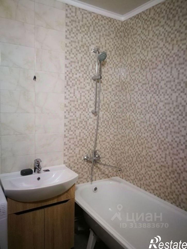 3-комн квартира улица Ахметова, 225,  д. 225