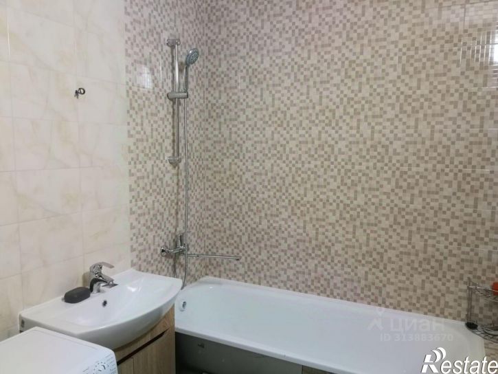 3-комн квартира улица Ахметова, 225,  д. 225