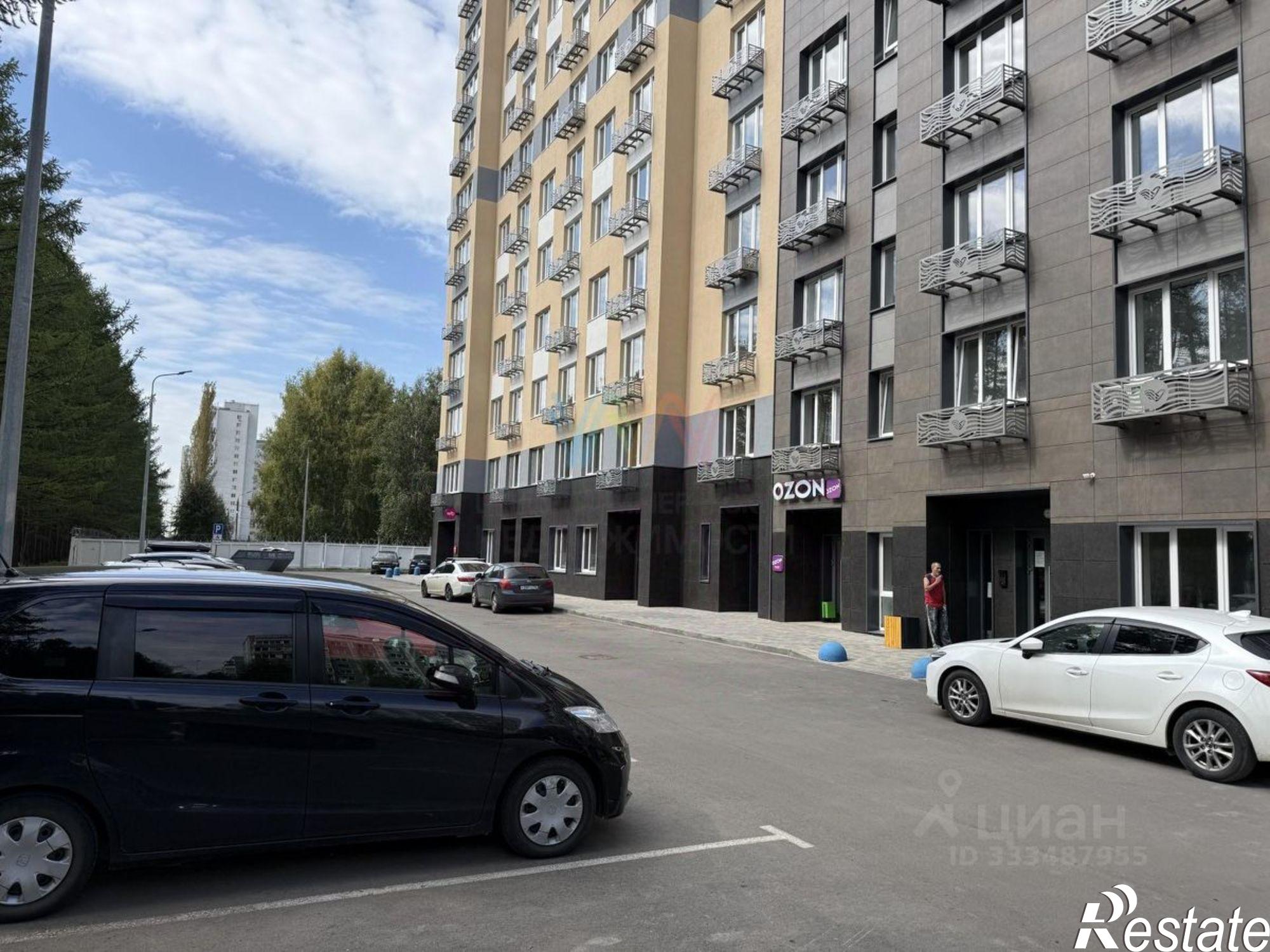 Сдать торговое помещение за 54 000 рублей на ул Летчиков, 2 3