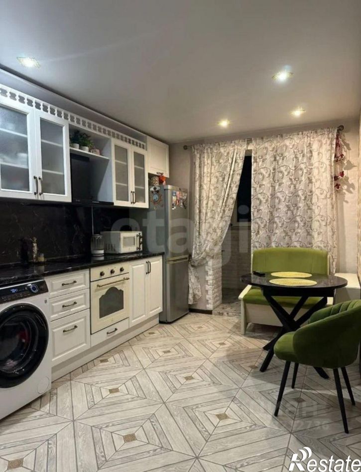 2-комн квартира ул Комарова, 8,  д. 8