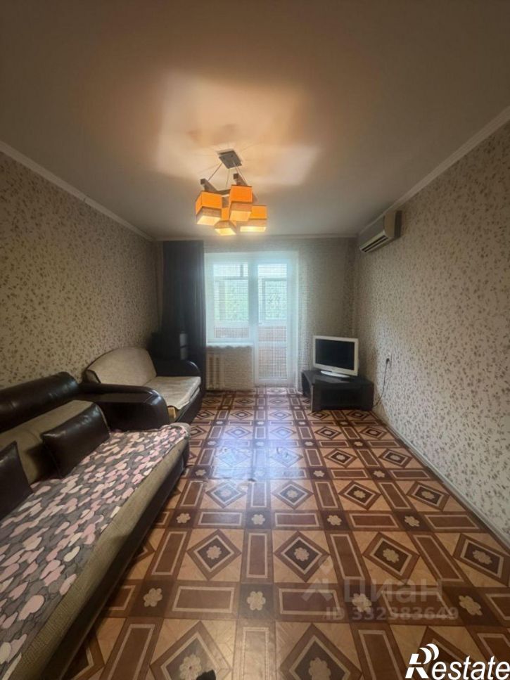 2-комн квартира ул Ахметова, 300,  д. 300