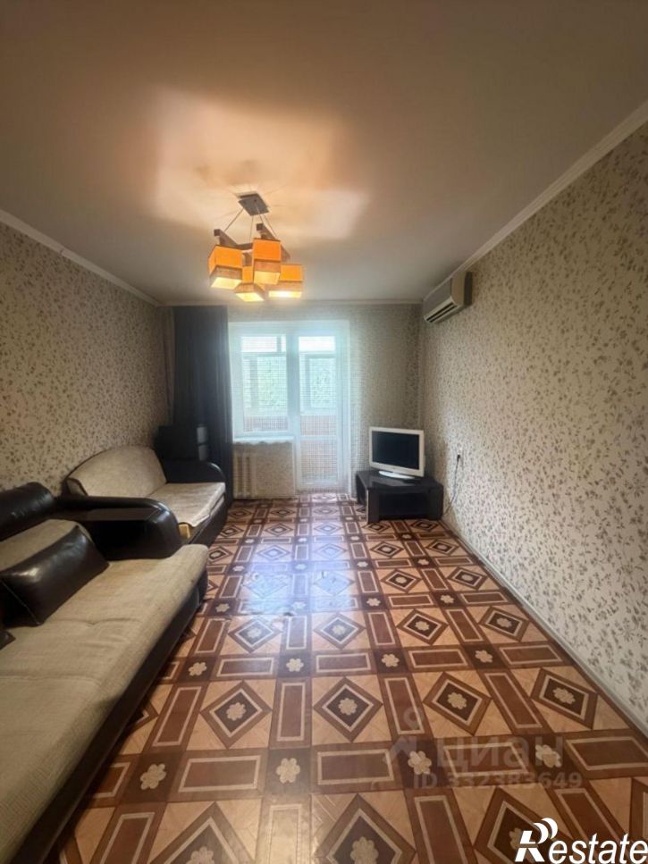 2-комн квартира ул Ахметова, 300,  д. 300