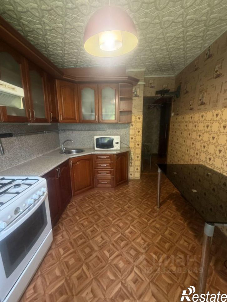 2-комн квартира ул Ахметова, 300,  д. 300