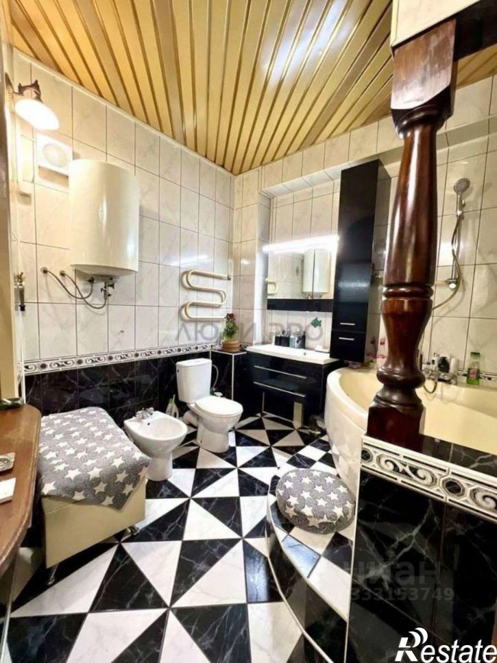 6-комн квартира ул Ульяновых, 37,  д. 37