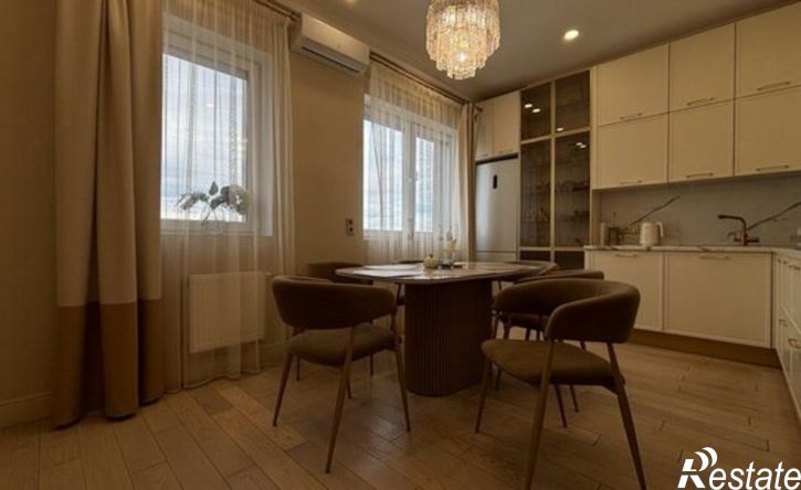 4-комн квартира ул Революционная, 39/3,  д. 39/3