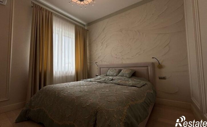 4-комн квартира ул Революционная, 39/3,  д. 39/3