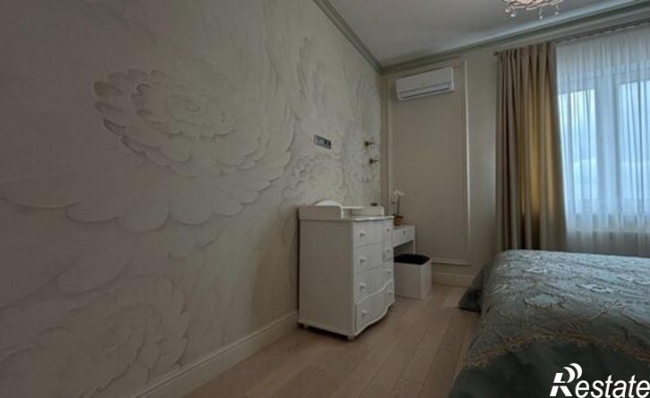 4-комн квартира ул Революционная, 39/3,  д. 39/3