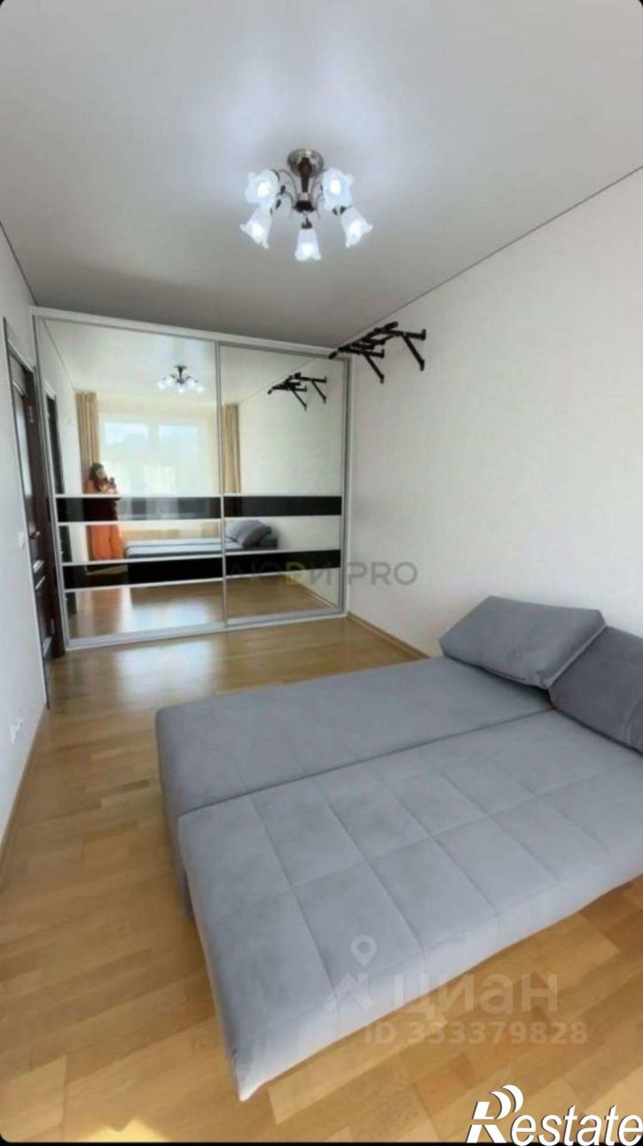 3-комн квартира ул Адмирала Макарова, 8,  д. 8