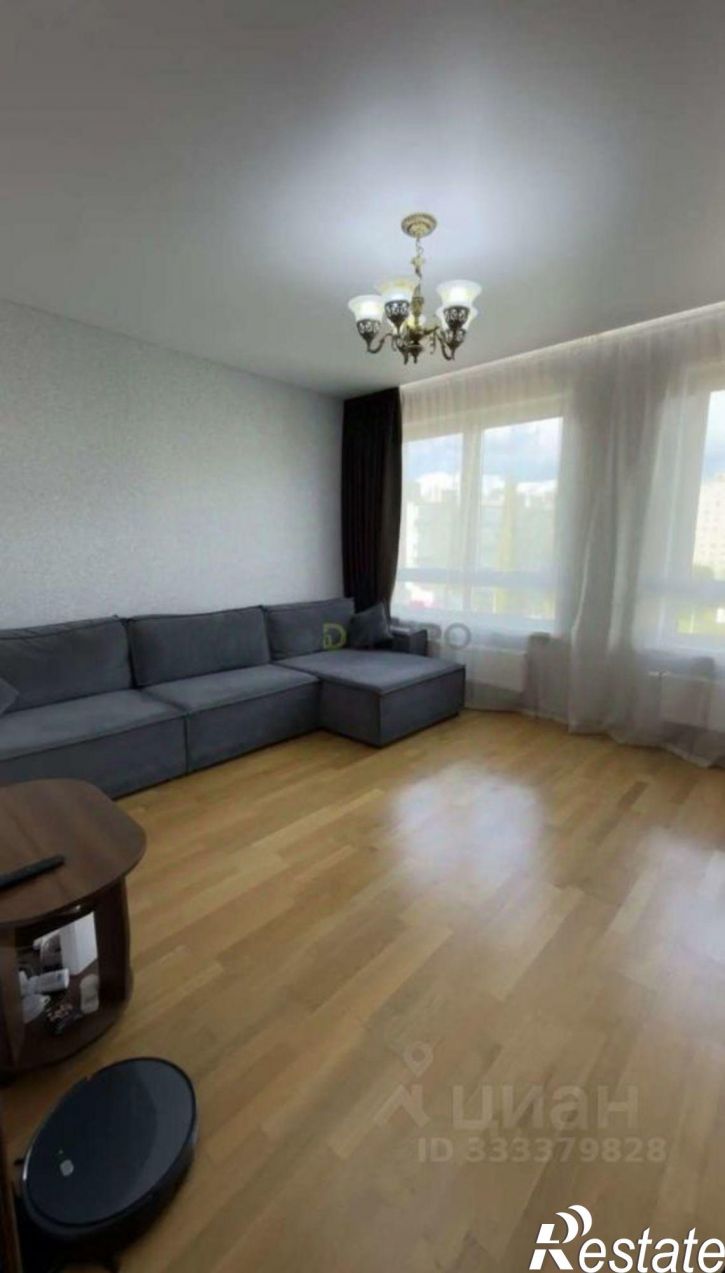 3-комн квартира ул Адмирала Макарова, 8,  д. 8