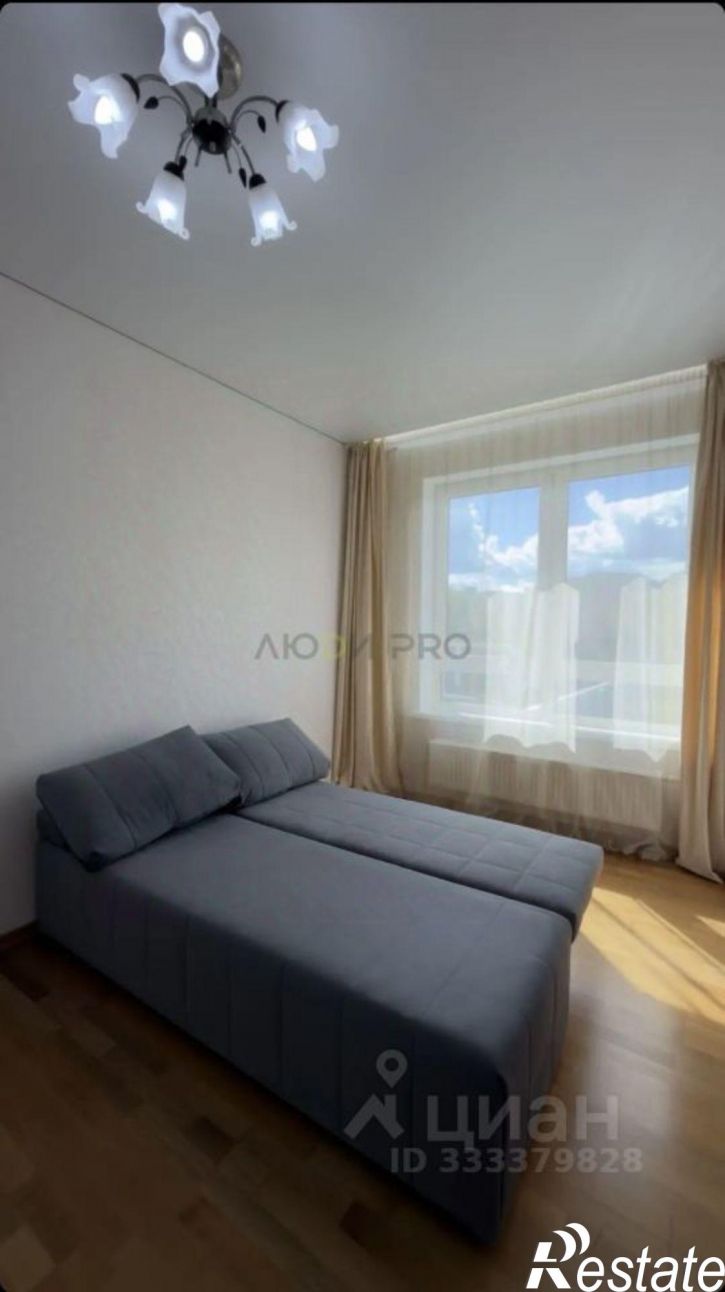 3-комн квартира ул Адмирала Макарова, 8,  д. 8