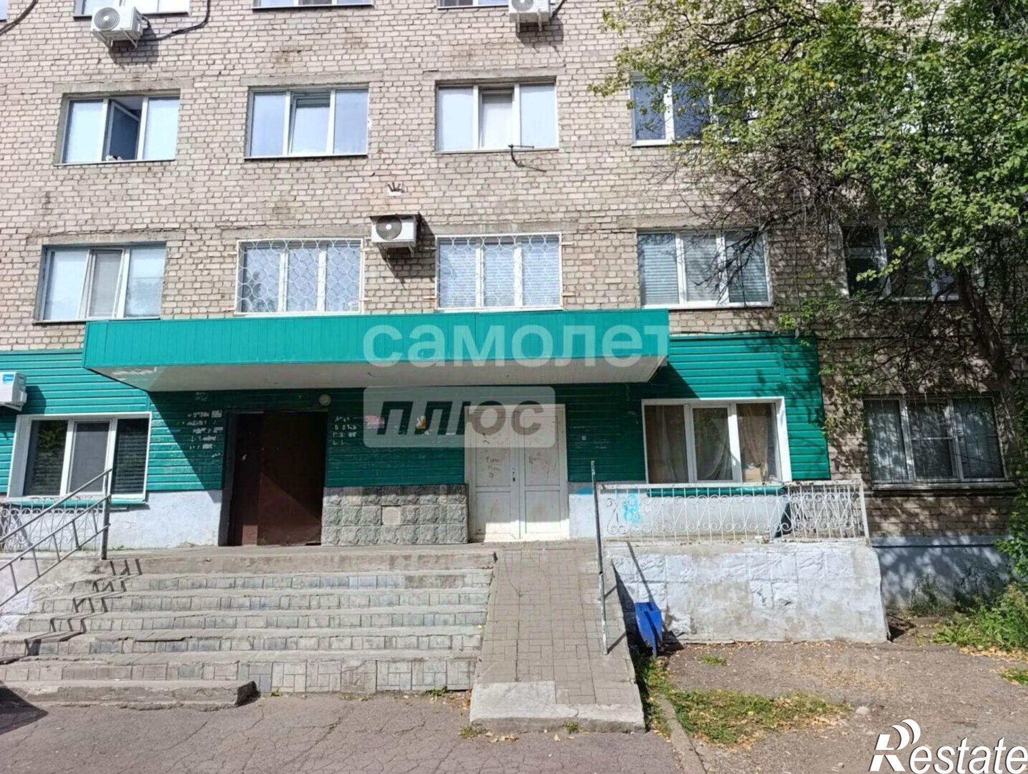 Купить комнату за 2 200 000 рублей на ул Братьев Кадомцевых, 12