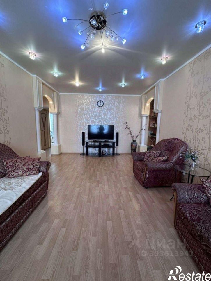 3-комн квартира Зайнаб Биишевой улица, 10,  д. 10