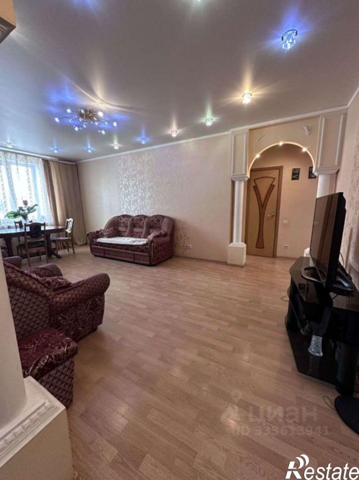 3-комн квартира Зайнаб Биишевой улица, 10,  д. 10
