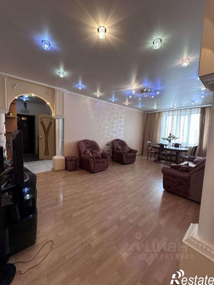 3-комн квартира Зайнаб Биишевой улица, 10,  д. 10