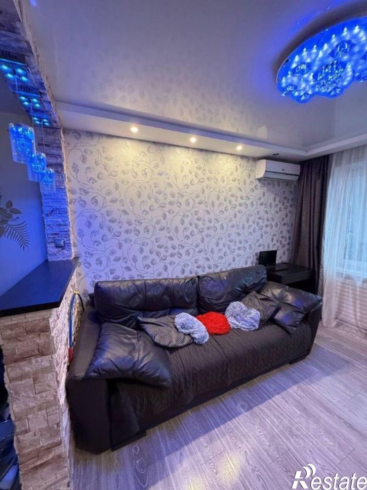 3-комн квартира улица Софьи Перовской, 23,  д. 23