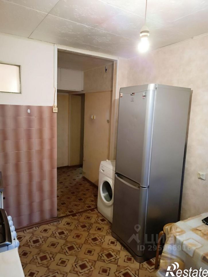 3-комн квартира проспект Октября, 180,  д. 180