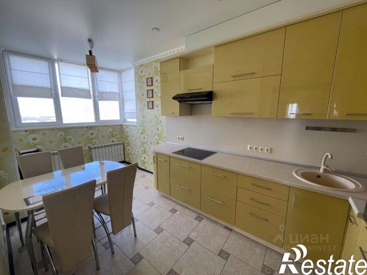 3-комн квартира Российская улица, 25,  д. 25