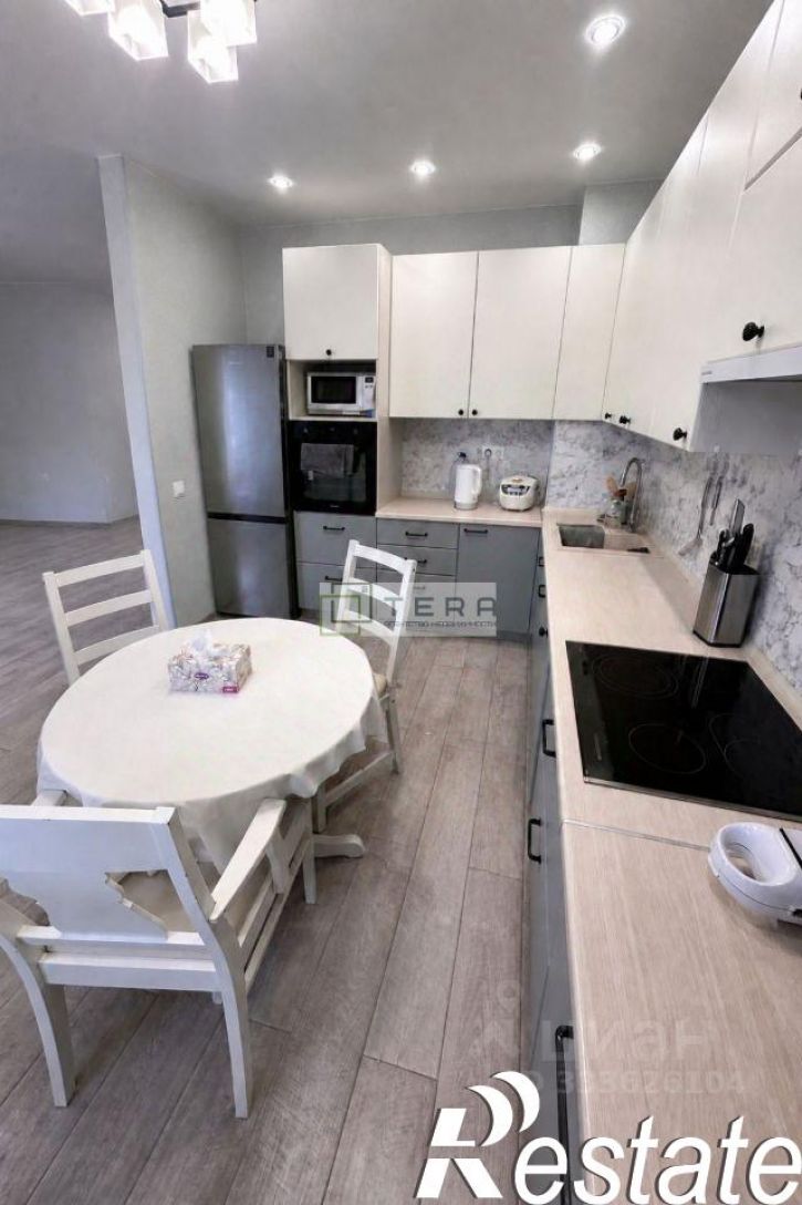 2-комн квартира улица Комарова, 8,  д. 8