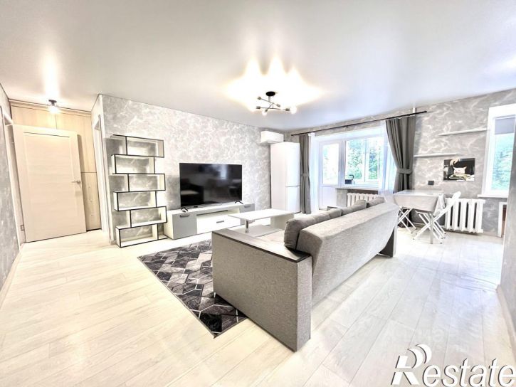 3-комн квартира проспект Октября, 8,  д. 8