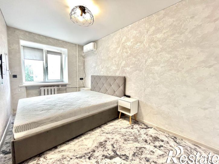 3-комн квартира проспект Октября, 8,  д. 8