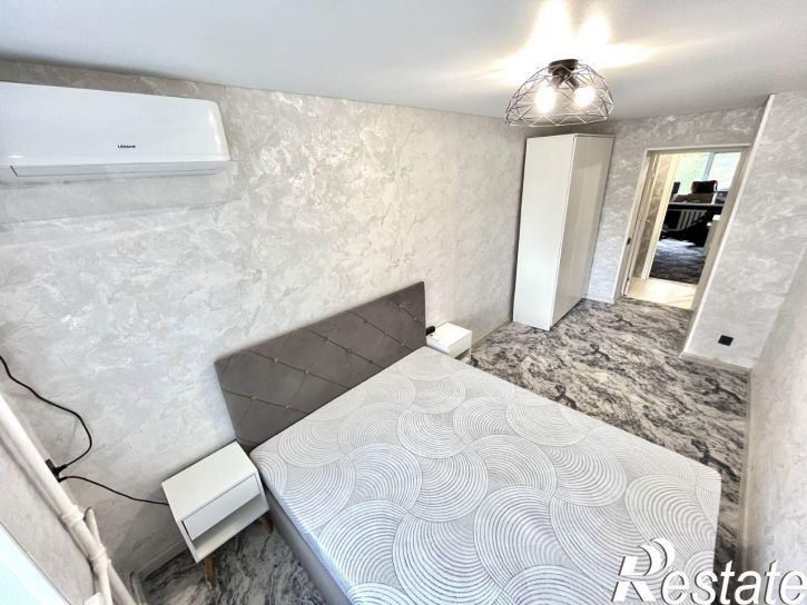 3-комн квартира проспект Октября, 8,  д. 8