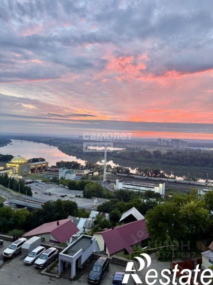 3-комн квартира улица Карла Маркса, 64,  д. 64