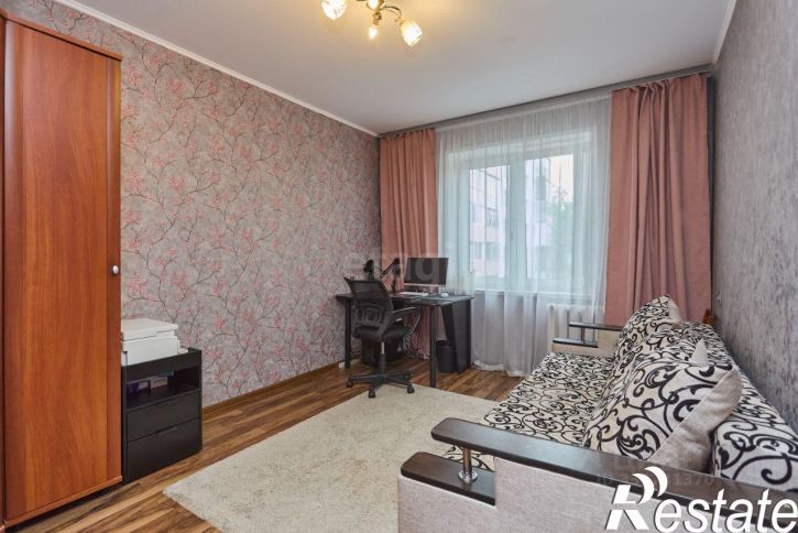 2-комн квартира улица Рихарда Зорге, 49,  д. 49