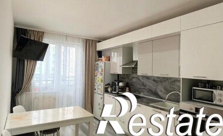 3-комн квартира улица Евгения Столярова, 4А,  д. 4А