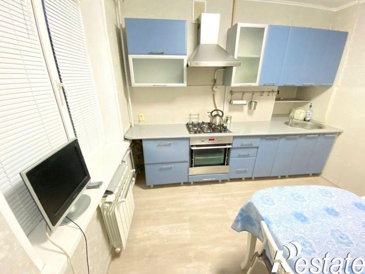 2-комн квартира улица Авроры, 9/2,  д. 9/2