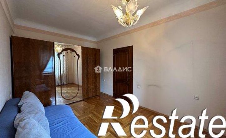 4-комн квартира улица Бабушкина, 52,  д. 52