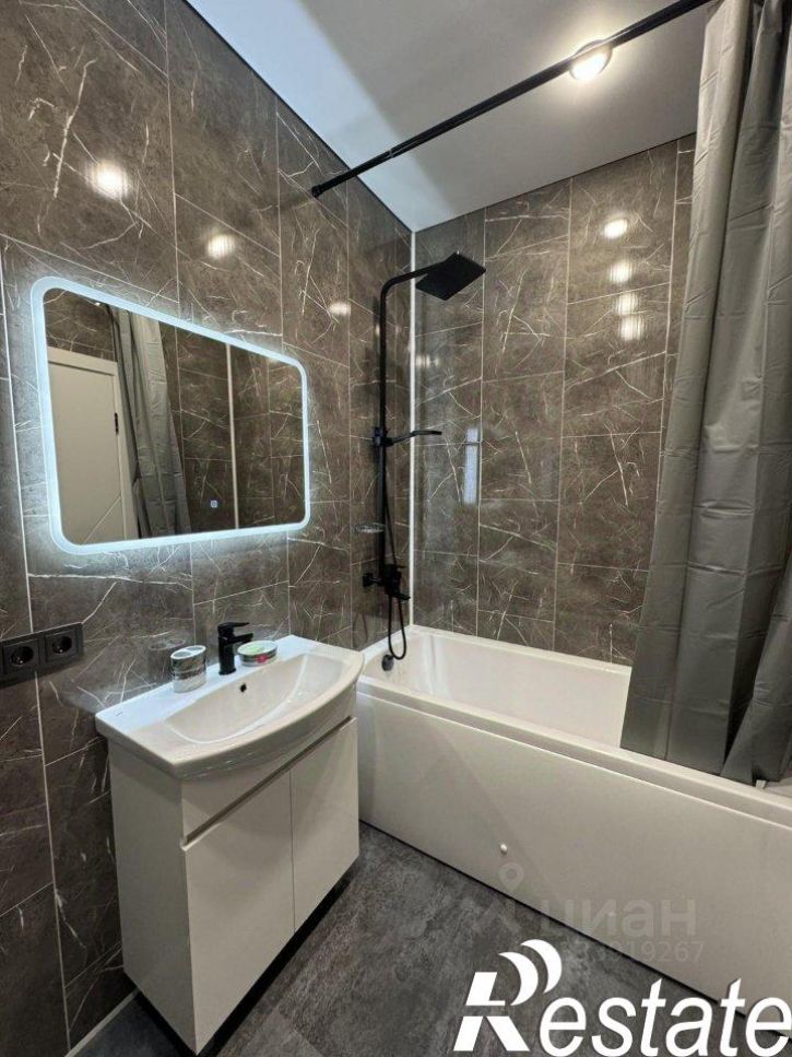 4-комн квартира Яркий бульвар, 10/1,  д. 10/1