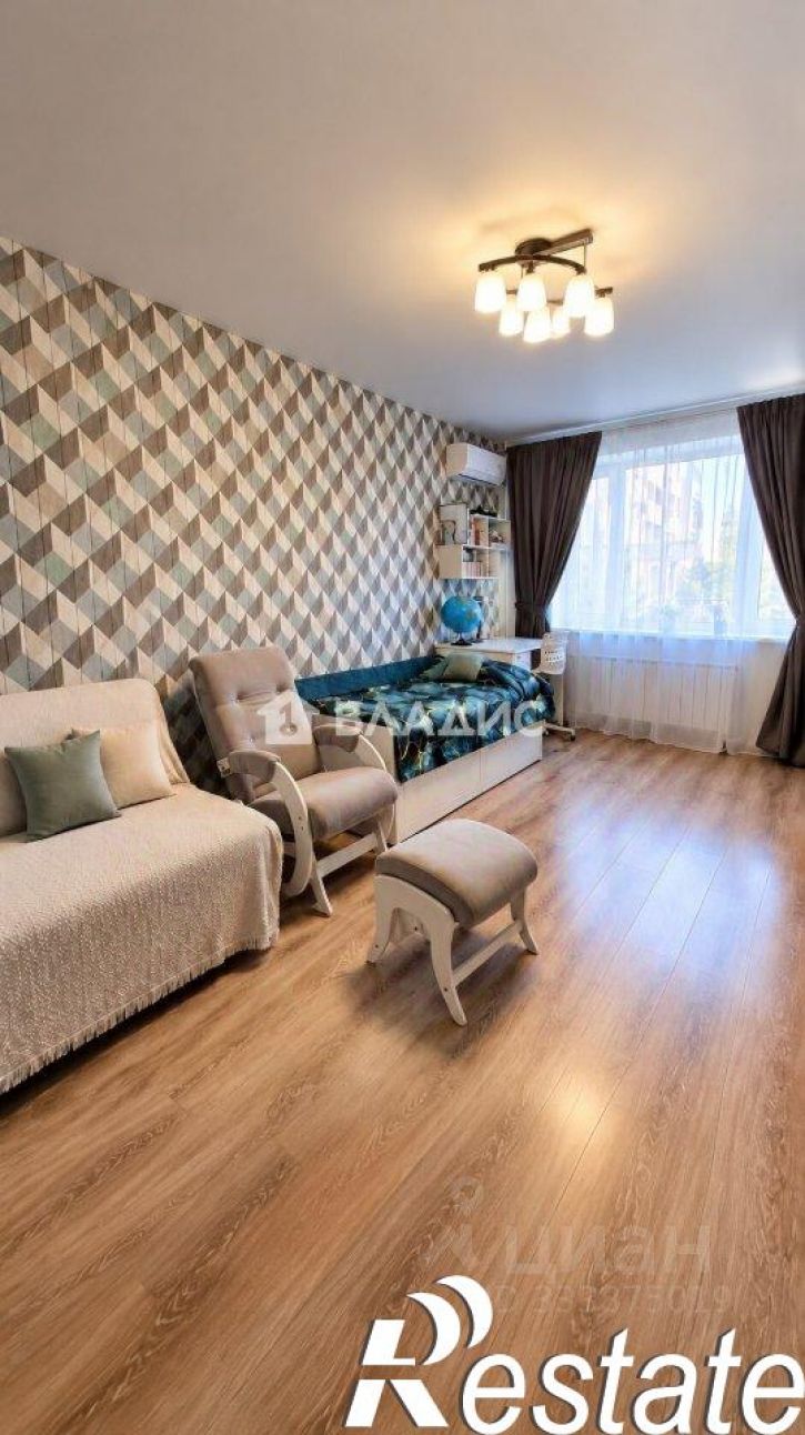 2-комн квартира улица Евгения Столярова, 4,  д. 4