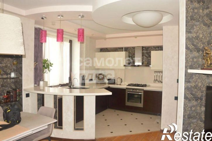 3-комн квартира улица Зайнаб Биишевой, 10,  д. 10
