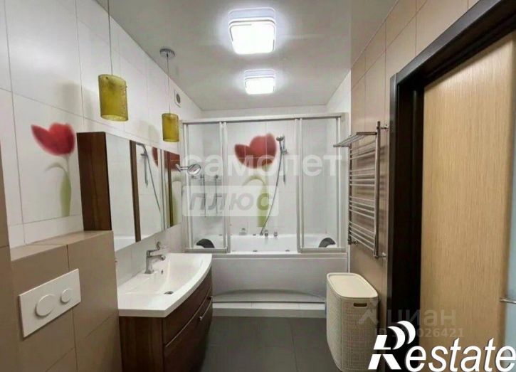 3-комн квартира улица Зайнаб Биишевой, 10,  д. 10