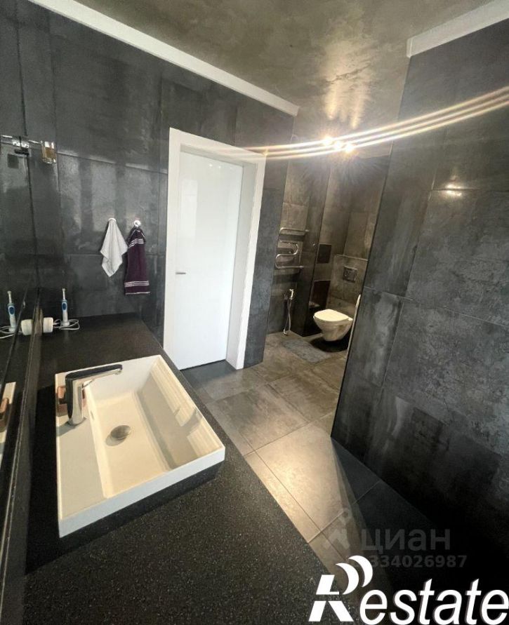 2-комн квартира Коммунистическая улица, 107,  д. 107