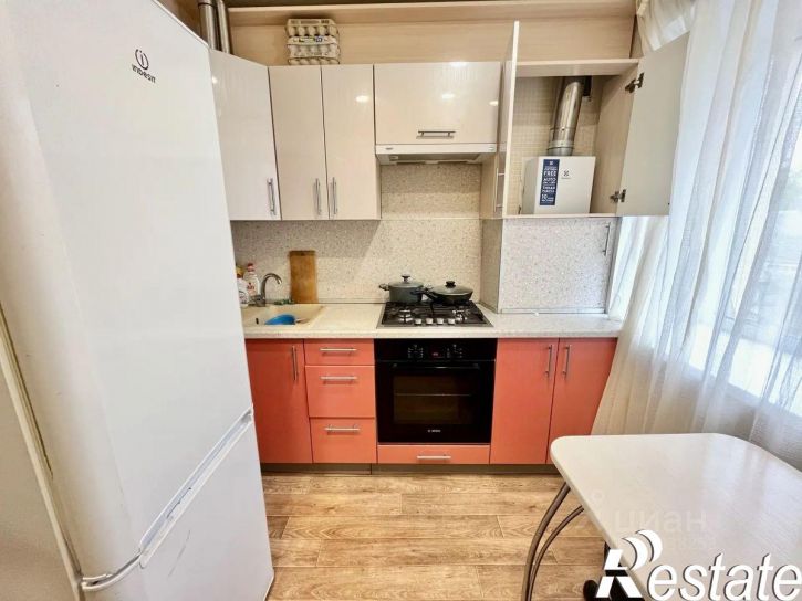 3-комн квартира улица Боткина, 3,  д. 3