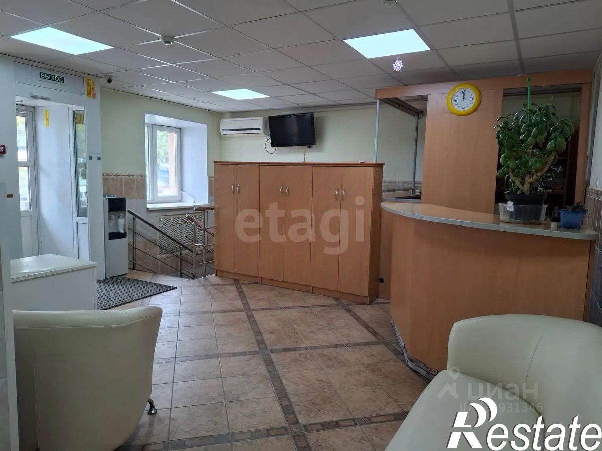 Купить торговое помещение за 33 931 300 рублей на проспект Октября, 88