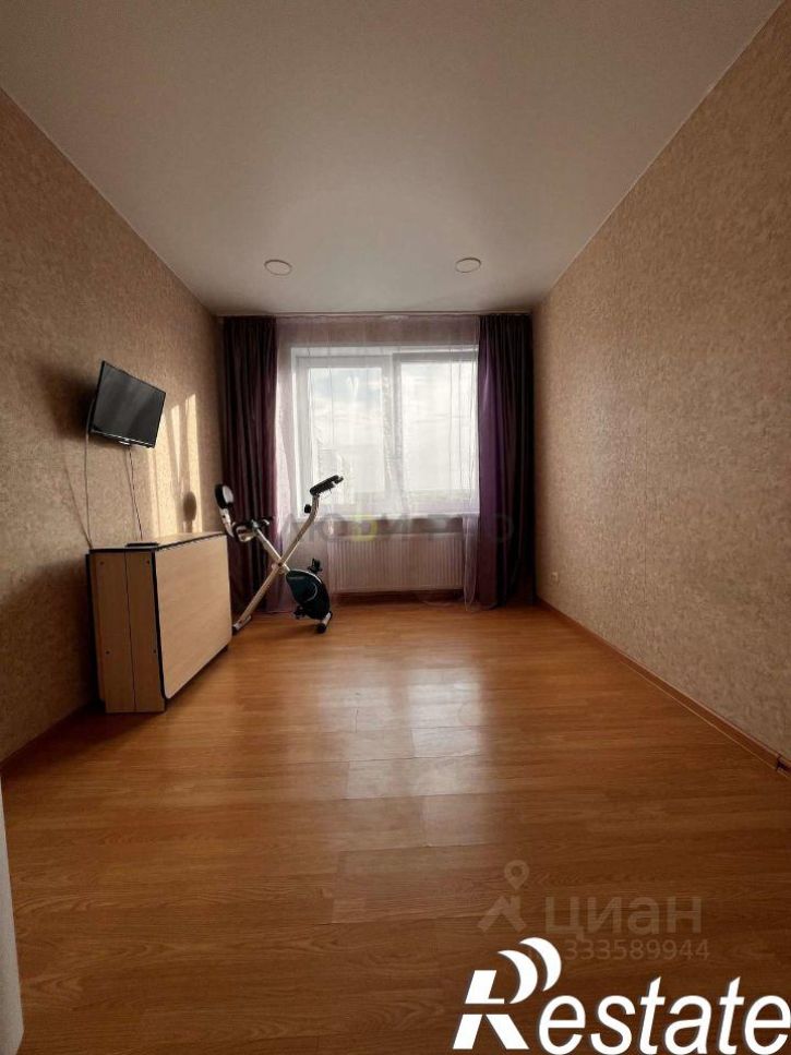 3-комн квартира улица Дмитрия Купцова, 2,  д. 2