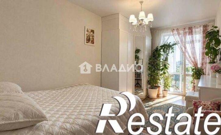 3-комн квартира улица Даяна Мурзина, 13,  д. 13
