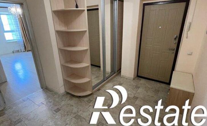 2-комн квартира улица Евгения Столярова, 4Б,  д. 4Б