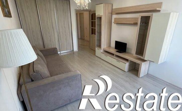 2-комн квартира улица Евгения Столярова, 4Б,  д. 4Б