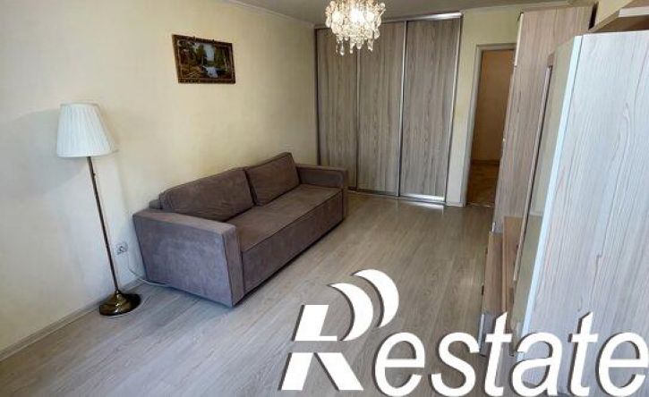 2-комн квартира улица Евгения Столярова, 4Б,  д. 4Б